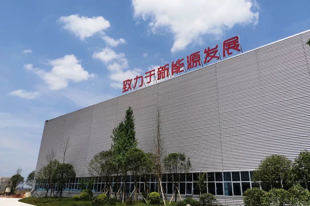 经营中心的“硬核精英”：面对客户，，，，，，，我们始终钻营极致