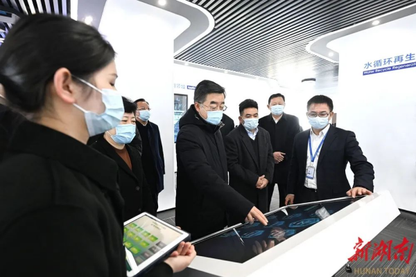 湖南省委书记张庆伟寄语Z6尊龙时凯：加快发展、做强做大！