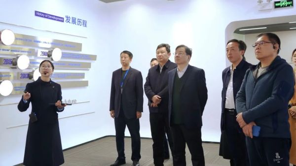 湖南省政协副主席、省工商联主席张健一行到Z6尊龙时凯宁乡产业基地调查